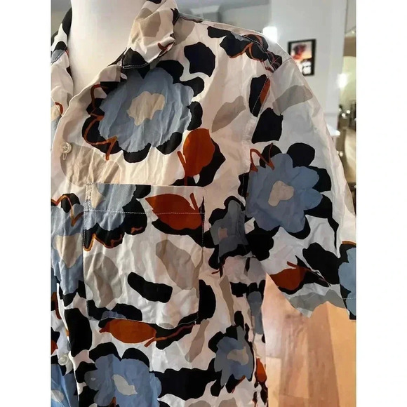 GAP mens shortsleeve button up shirt with artsy floral print medium - Picture 3 of 6